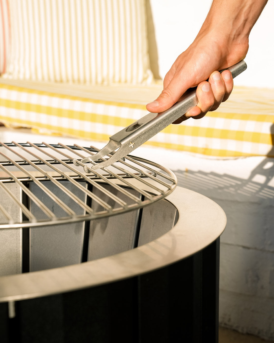 Veld Braai Grid & Handle - Pedersen + Lennard