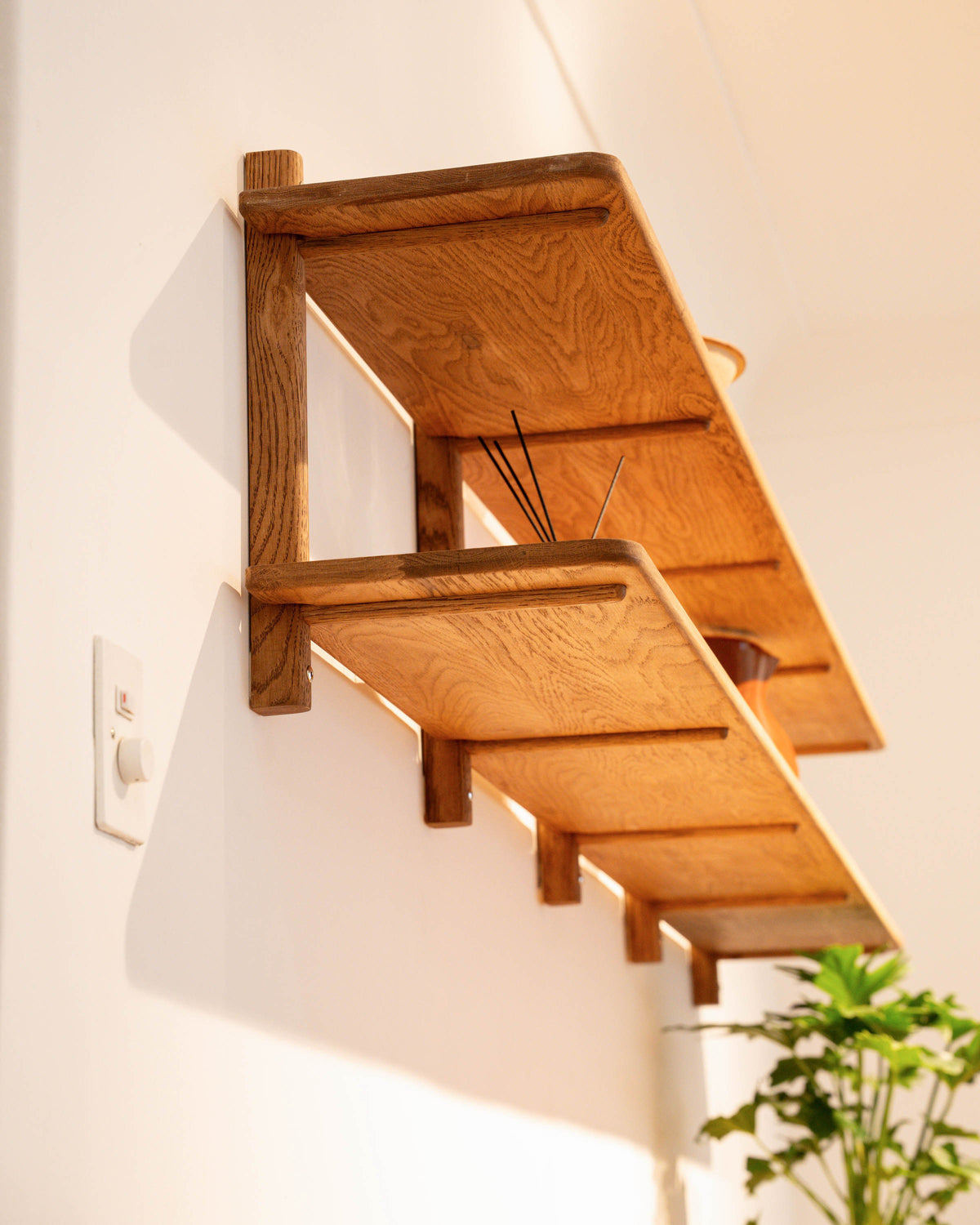 Escarpment Wall Shelving - Configuration L01