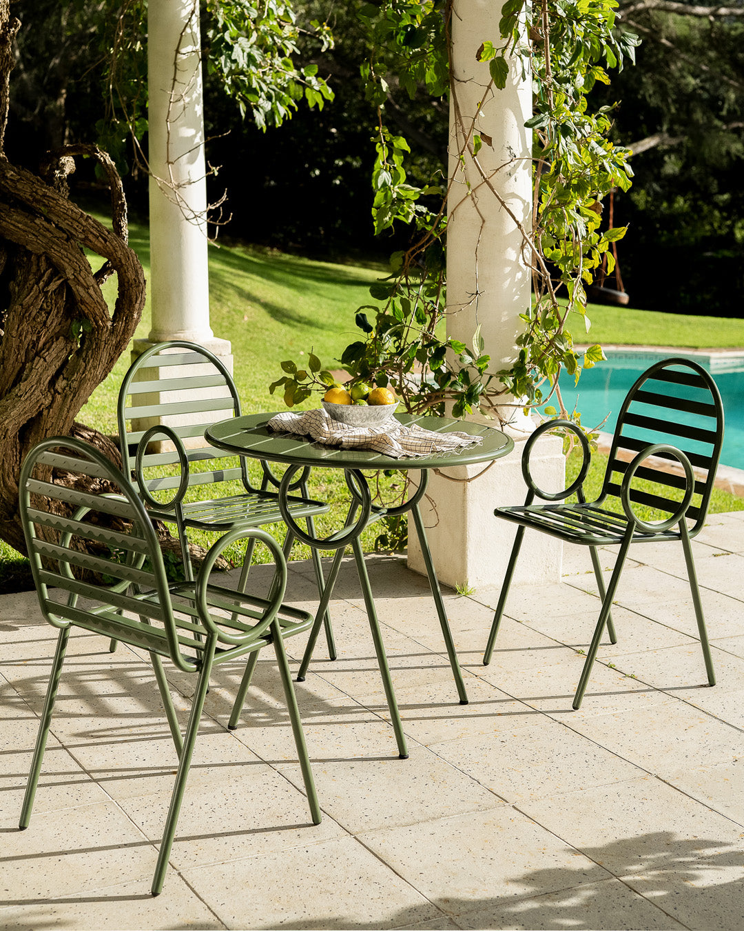 greeniche Cafe Table 800×600 オーク H610mm Umpire Outdoor Cafe Table - Pedersen + Lennard