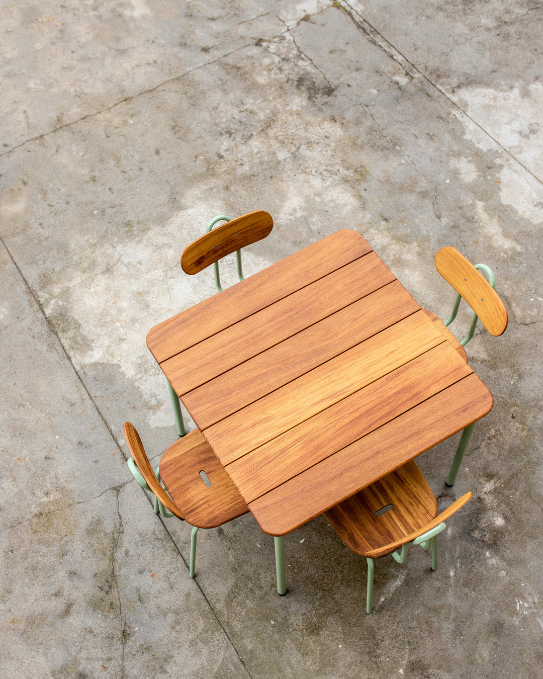 Osaka Outdoor Table