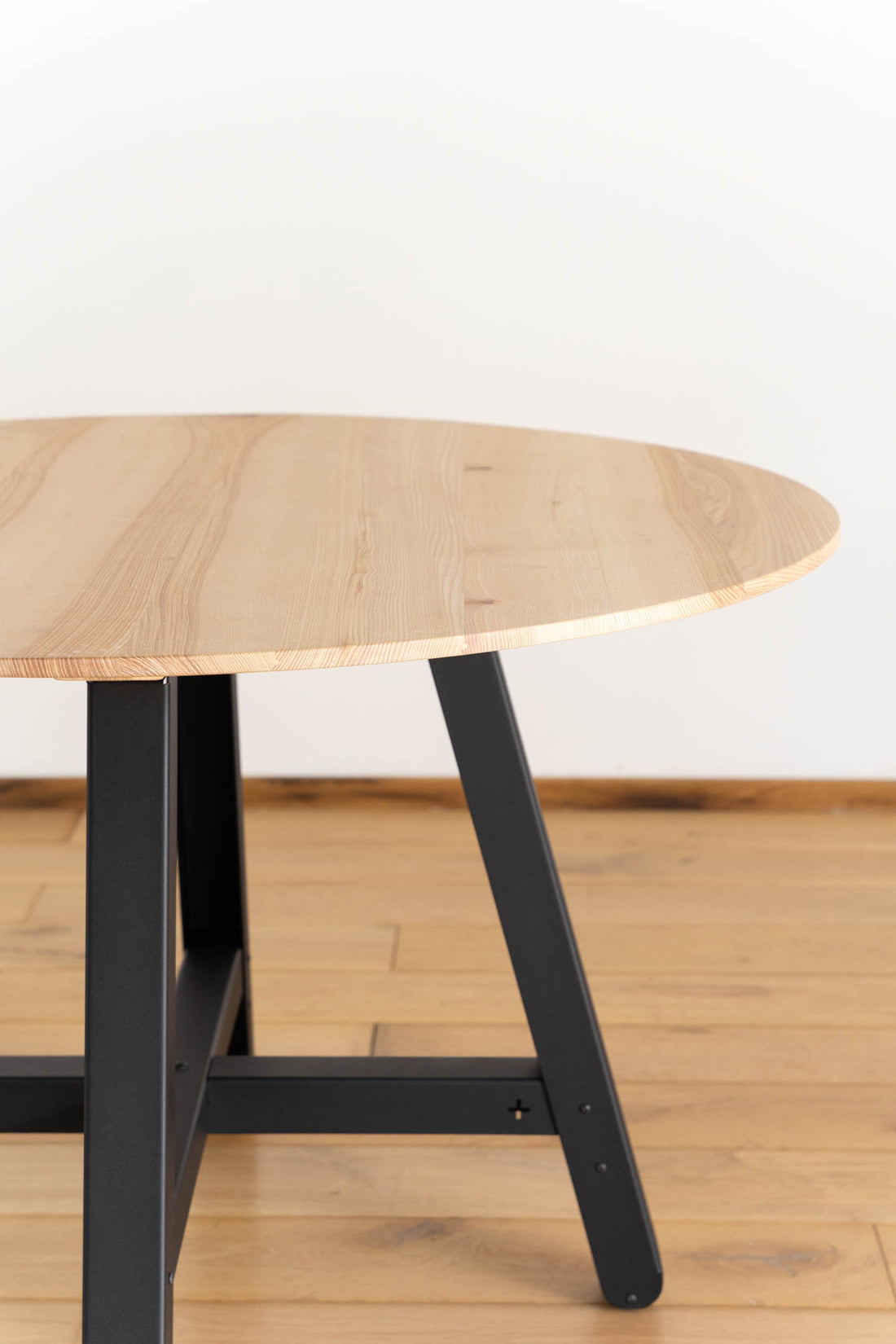 Workshop Sale - Baines Round Table