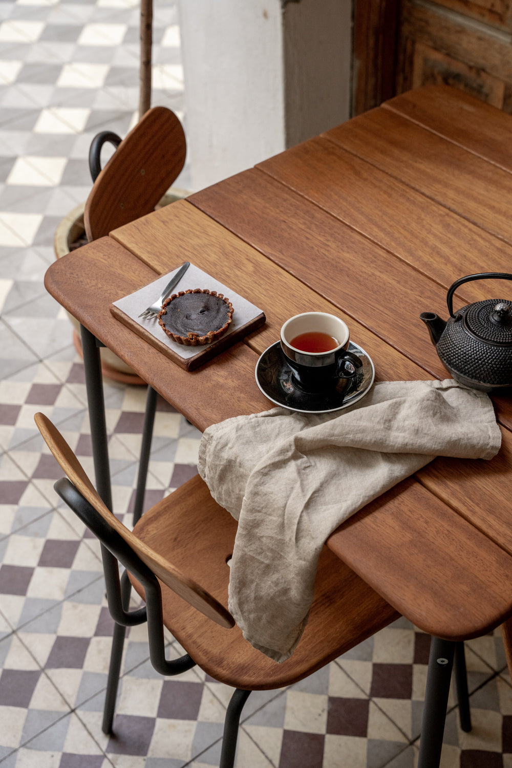 Osaka Outdoor Table