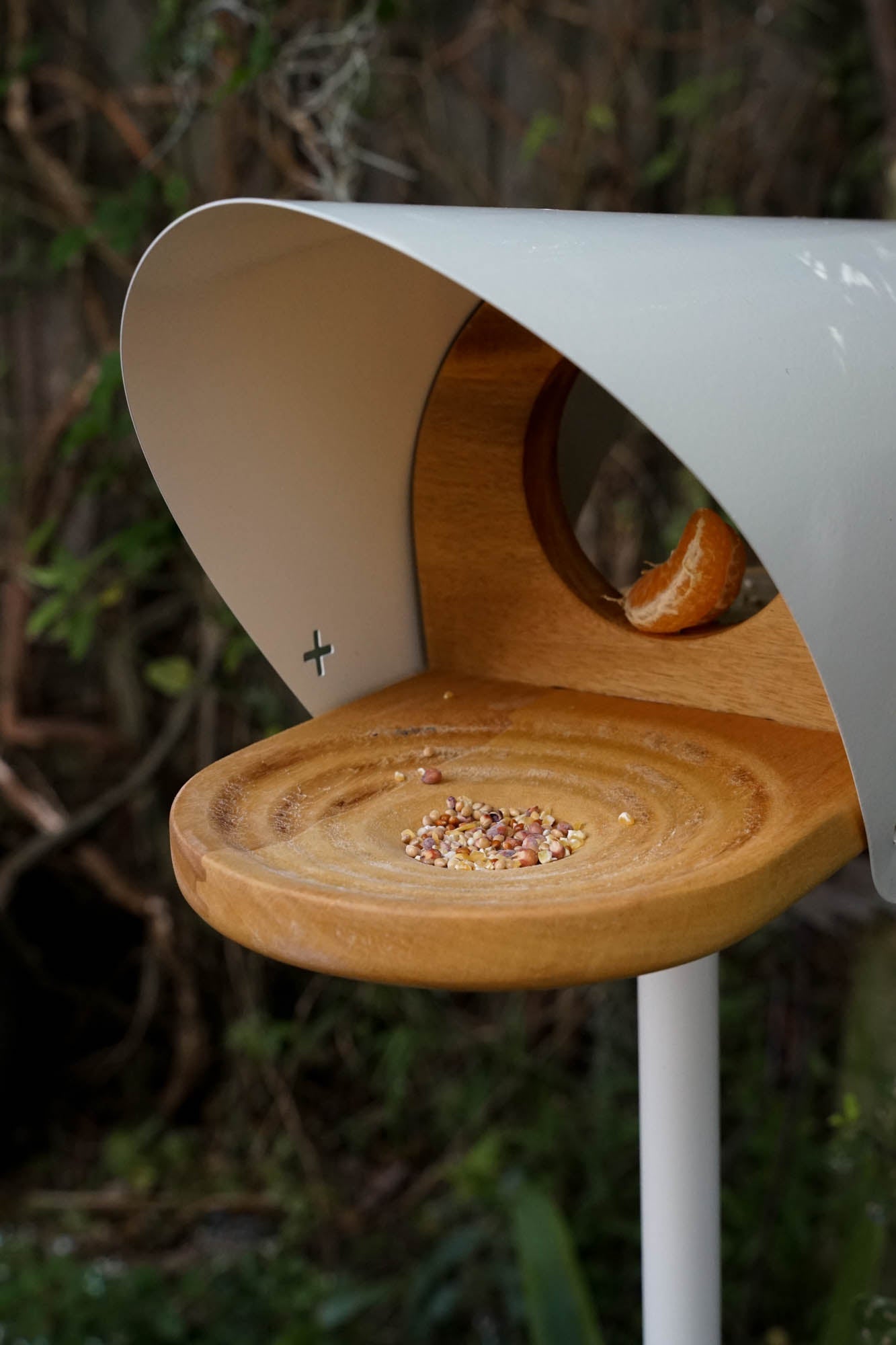 In Flight Bird Feeder - In Stock