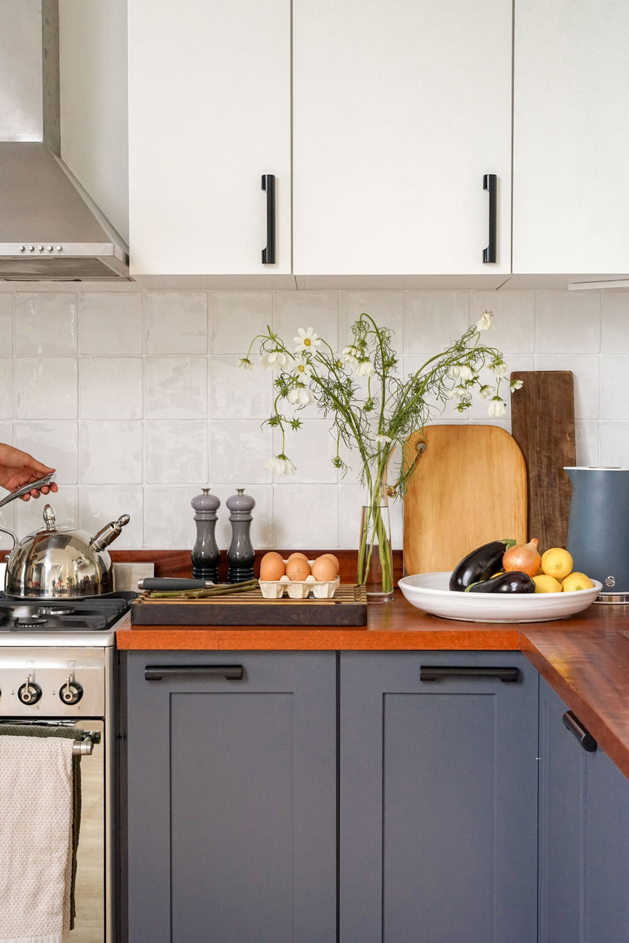 Montreal Cabinet Handles in a kitchen- Pedersen + Lennard